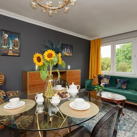 Aleje Ujazdowskie 8 By Renters